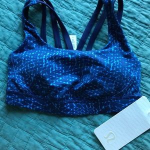 Lululemon energy *exhale bra NWT! Size 4